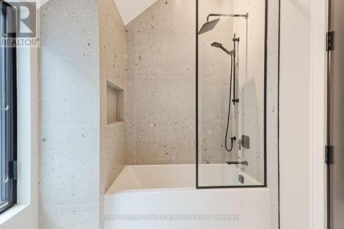 700 Montbeck Crescent, Mississauga, ON - Indoor Photo Showing Bathroom