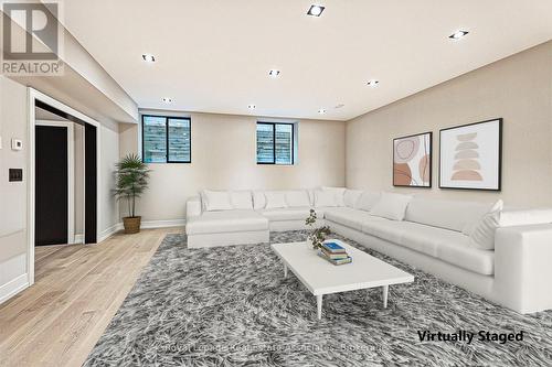 700 Montbeck Crescent, Mississauga, ON - Indoor Photo Showing Living Room