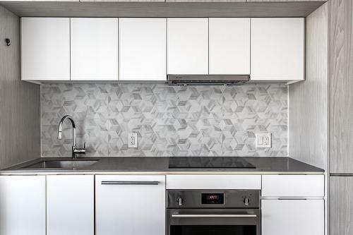 Kitchen - 3911-1188 Rue St-Antoine O., Montréal (Ville-Marie), QC - Indoor Photo Showing Kitchen