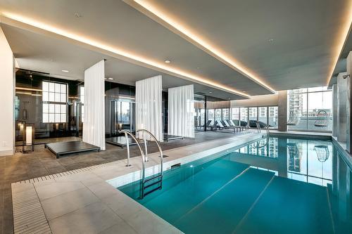 Pool - 3911-1188 Rue St-Antoine O., Montréal (Ville-Marie), QC - Indoor Photo Showing Other Room With In Ground Pool