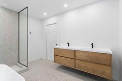 Ensuite bathroom - 