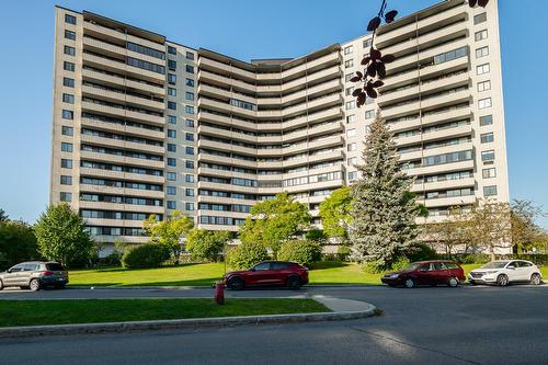 216-2555 Av. du Havre-des-Îles  Laval (Chomedey), QC H7W 4R4