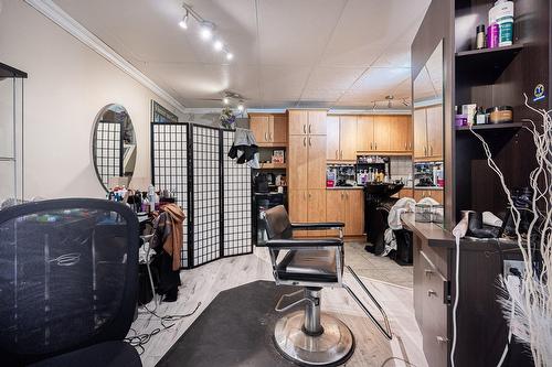 Commerce - 216-2555 Av. Du Havre-Des-Îles, Laval (Chomedey), QC - Indoor Photo Showing Other Room