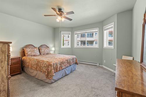 202-3806 35 Avenue, Vernon, BC - Indoor Photo Showing Bedroom