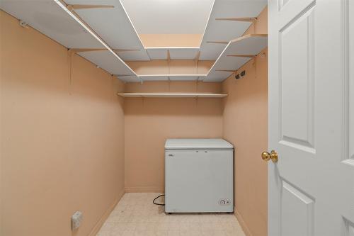 202-3806 35 Avenue, Vernon, BC - Indoor