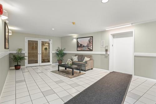 202-3806 35 Avenue, Vernon, BC - Indoor