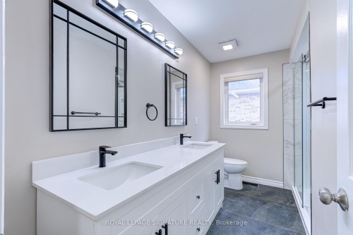 47 Lake Crescent, Barrie, ON - Indoor Photo Showing Bathroom