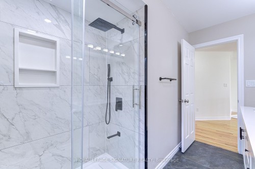 47 Lake Crescent, Barrie, ON - Indoor Photo Showing Bathroom