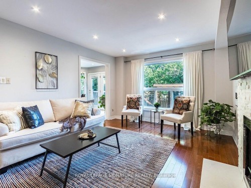 1206 Glenashton Drive, Oakville, ON - Indoor Photo Showing Living Room