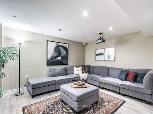 1206 Glenashton Drive, Oakville, ON - Indoor Photo Showing Living Room