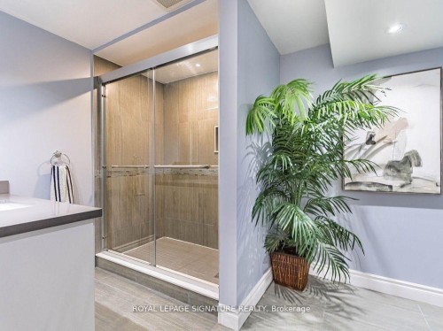 1206 Glenashton Drive, Oakville, ON - Indoor Photo Showing Bathroom