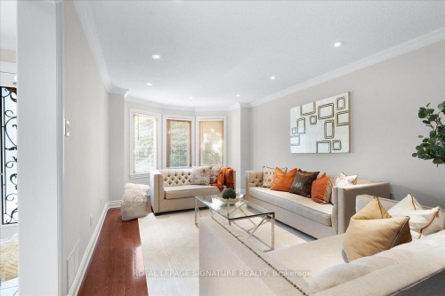 6019 Tillsdown Drive, Mississauga, ON - Indoor Photo Showing Living Room