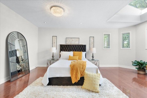 6019 Tillsdown Drive, Mississauga, ON - Indoor Photo Showing Bedroom