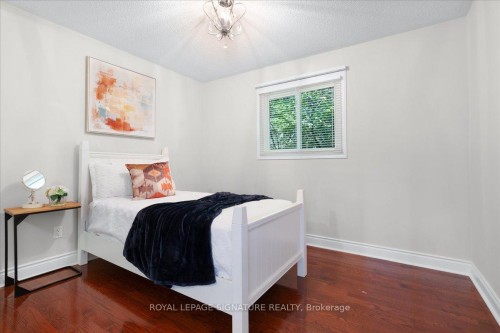 6019 Tillsdown Drive, Mississauga, ON - Indoor Photo Showing Bedroom