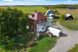 56 Ch. Sixth Line O.  Bristol, QC J0X 1G0