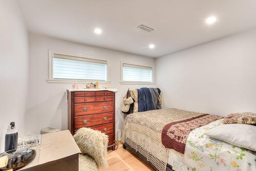 Chambre à coucher - 15 Rue Ash, Dollard-Des-Ormeaux, QC - Indoor Photo Showing Bedroom