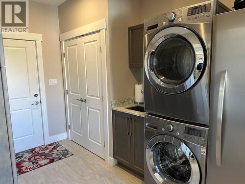 440 Merlot Avenue, Oliver, BC - Indoor Photo Showing Laundry Room