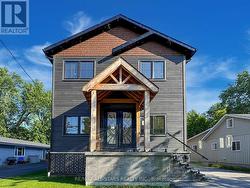 215 BAYVIEW AVENUE  Georgina, ON L4P 2T3