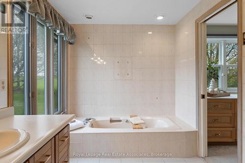 15633 Kennedy Road, Caledon, ON - Indoor Photo Showing Bathroom