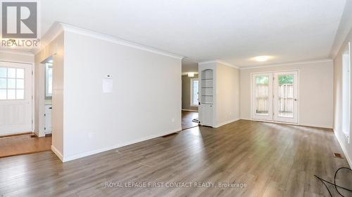 24 Howard Avenue, Tiny, ON - Indoor Photo Showing Other Room