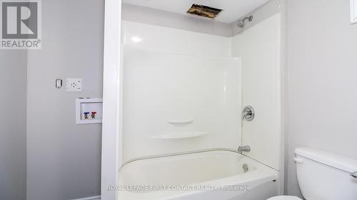 24 Howard Avenue, Tiny, ON - Indoor Photo Showing Bathroom