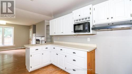 24 Howard Avenue, Tiny, ON - Indoor Photo Showing Kitchen