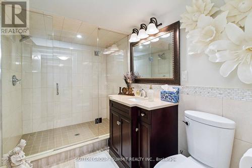 353 Queen Street S, Mississauga, ON - Indoor Photo Showing Bathroom