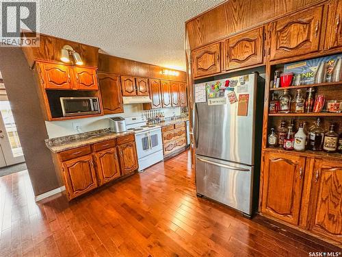 87 Collacott Street W, Yorkton, SK - Indoor Photo Showing Kitchen