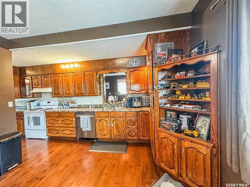 87 Collacott Street W, Yorkton, SK - Indoor Photo Showing Kitchen