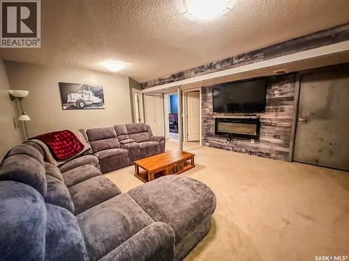 87 Collacott Street W, Yorkton, SK - Indoor Photo Showing Living Room