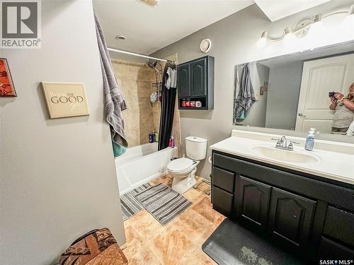 87 Collacott Street W, Yorkton, SK - Indoor Photo Showing Bathroom