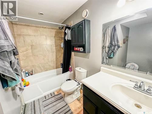 87 Collacott Street W, Yorkton, SK - Indoor Photo Showing Bathroom
