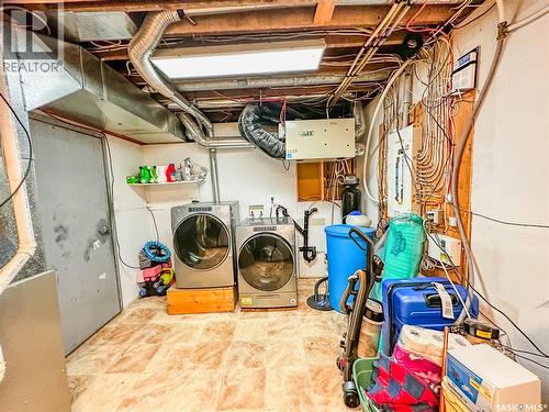 87 Collacott Street W, Yorkton, SK - Indoor Photo Showing Laundry Room