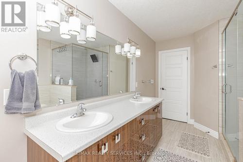 263 Wedgewood Drive, Woodstock, ON - Indoor Photo Showing Bathroom
