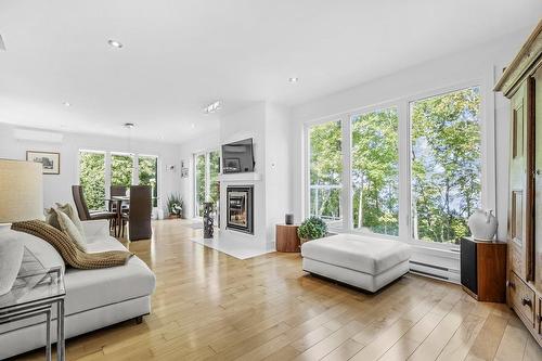 Vue d'ensemble - 6826 Route Marie-Victorin, Sainte-Croix, QC - Indoor Photo Showing Living Room