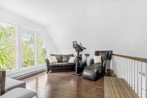 Boudoir - 6826 Route Marie-Victorin, Sainte-Croix, QC - Indoor