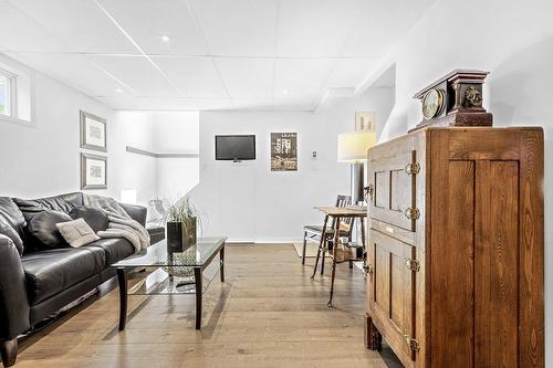 Salle familiale - 6826 Route Marie-Victorin, Sainte-Croix, QC - Indoor