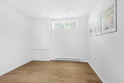 Chambre à coucher - 6826 Route Marie-Victorin, Sainte-Croix, QC - Indoor Photo Showing Other Room