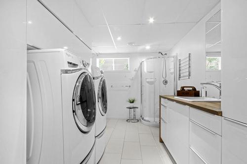 Salle de bains - 6826 Route Marie-Victorin, Sainte-Croix, QC - Indoor Photo Showing Laundry Room