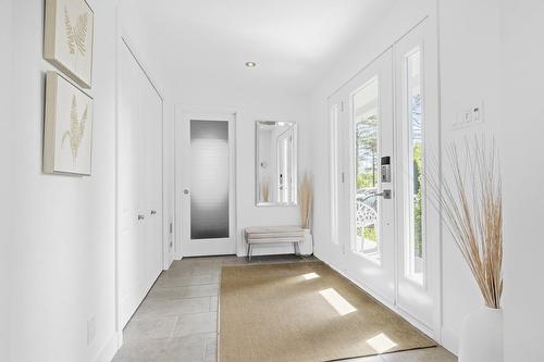 Hall d'entrée/Vestibule - 6826 Route Marie-Victorin, Sainte-Croix, QC - Indoor Photo Showing Other Room