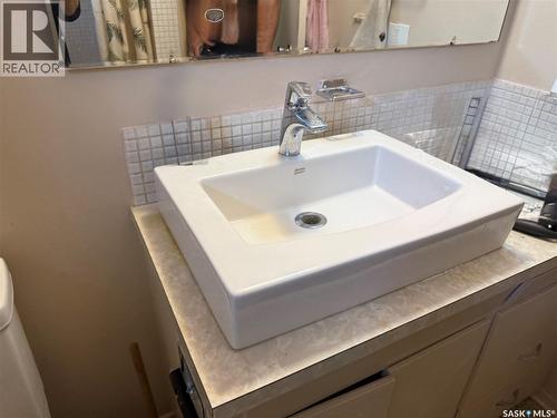 807 29Th Street W, Saskatoon, SK - Indoor Photo Showing Bathroom