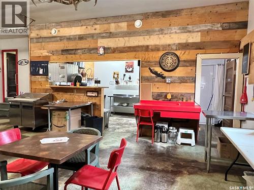 111 Railway Avenue N, Middle Lake, SK 