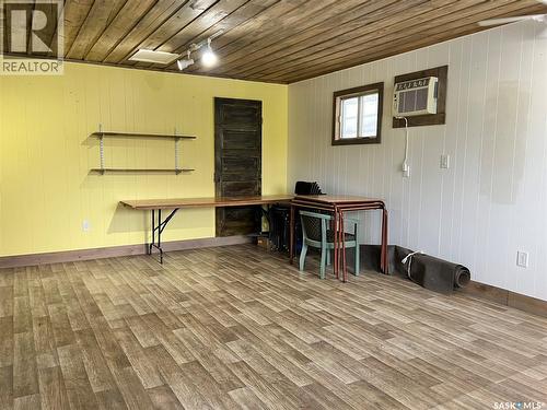 111 Railway Avenue N, Middle Lake, SK 