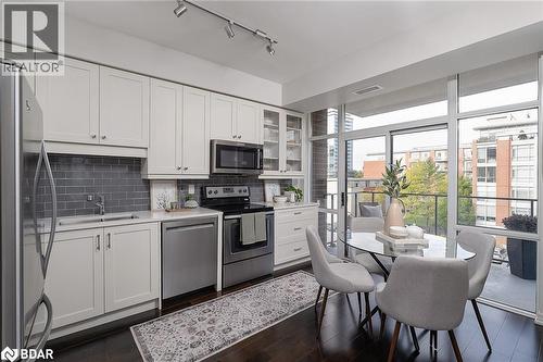 70 Port Street E Unit# 410, Mississauga, ON - Indoor Photo Showing Kitchen