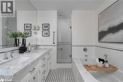 70 Port Street E Unit# 410, Mississauga, ON - Indoor Photo Showing Bathroom