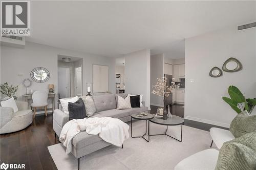 70 Port Street E Unit# 410, Mississauga, ON - Indoor Photo Showing Living Room