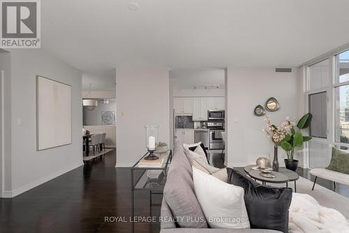 410 - 70 Port Street E, Mississauga, ON - Indoor Photo Showing Living Room