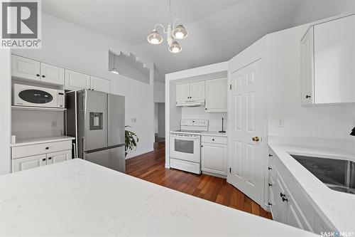 314 Budz Crescent, Saskatoon, SK - Indoor Photo Showing Kitchen