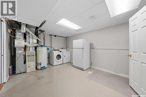 314 Budz Crescent, Saskatoon, SK - Indoor Photo Showing Laundry Room