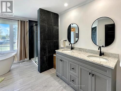 4 Lorne Street, Quinte West (Murray Ward), ON - Indoor Photo Showing Bathroom